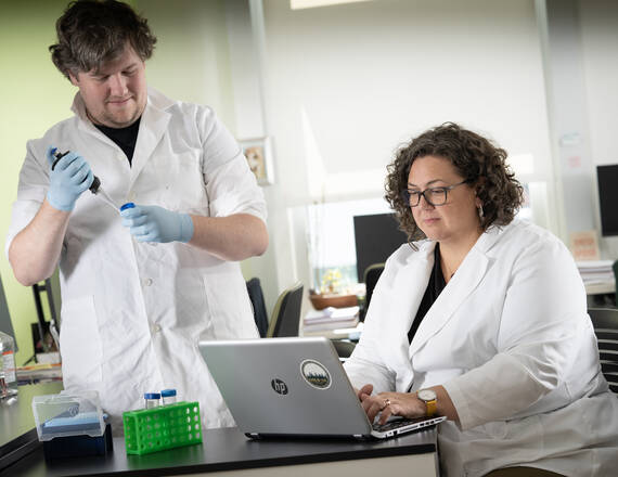 Dartmouth Cancer Center biomedical engineer Kimberley Samkoe, PhD. 